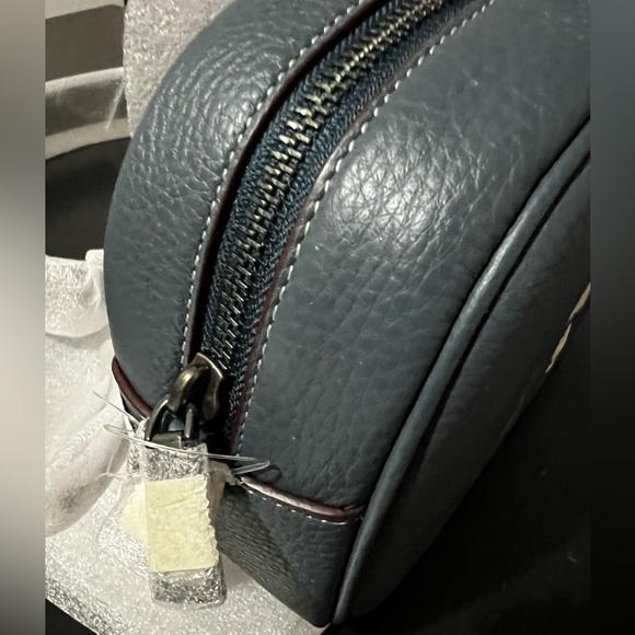 Coach X Peanuts Jamie Camera Bag
With Snoopy Ski Motif NWT - Picture 9 of 9